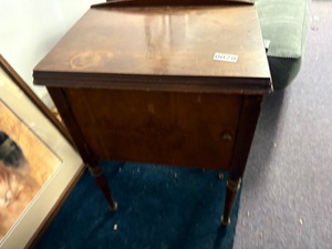 Antique  Singer sewing machine pre 1940