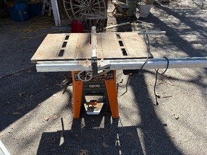 10 cast iron tablesaw by Rigid