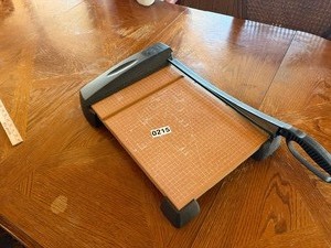 Paper cutter