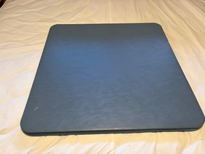Set of 4 folding chairs and pop up table