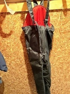 Sledding Bibs size med