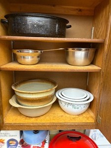 A variety of Pampered Chef, TFAL and baking pans