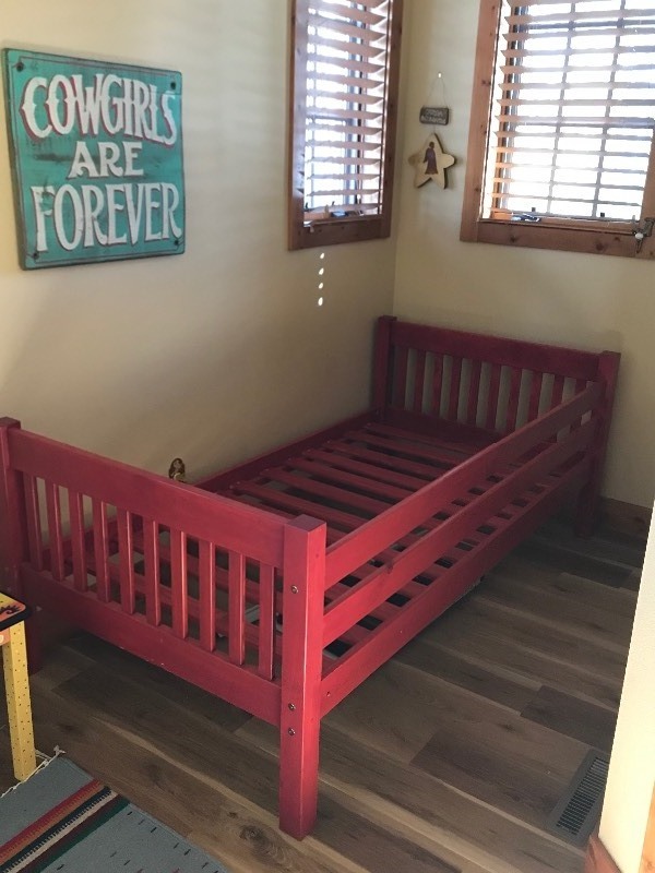 Twin Wood Kids Crib Bed (Bed Only) - Smoke Free