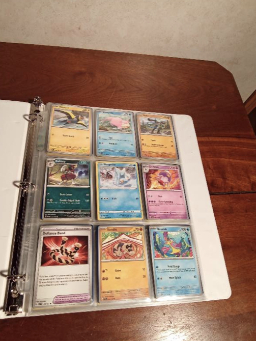 Binder of 90 Pokemon trading cards