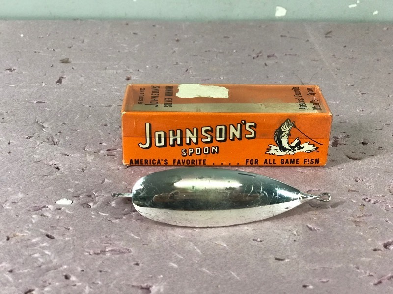 Johnsons Silver Minnow Fishing Spoon with Box