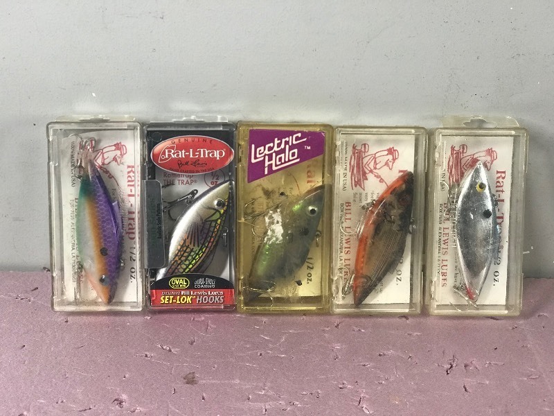 Lot of 5 Bill Lewis Rat-L-Trap Fishing Lures in Plastic Containers