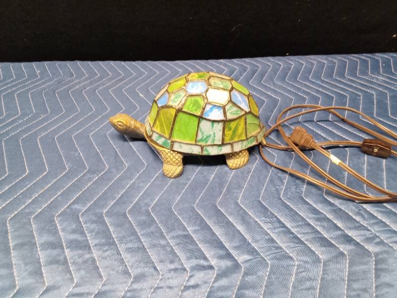 Stained glass turtle light