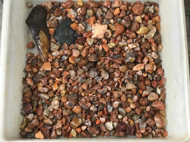 Over 5lb of Rocks - Most of them are small agates