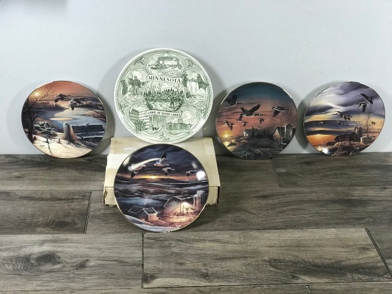 4 - Terry Redlin Collector plates & 1 Minnesota Land of 10,000 Lakes Plate