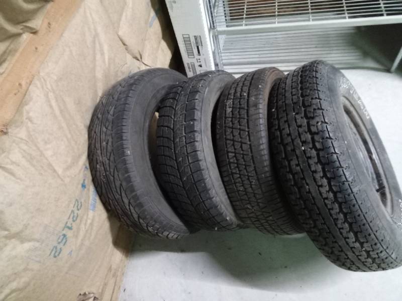 4 tires (1 on rim)