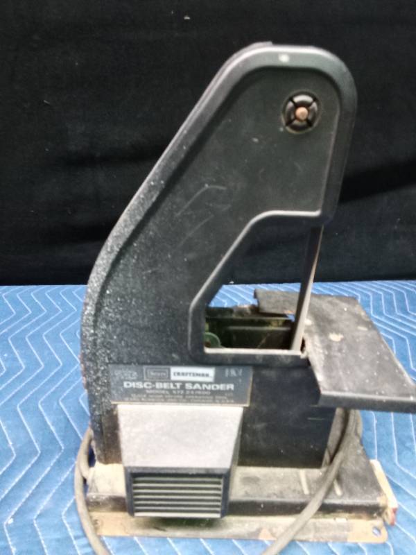 Craftsman belt sander with 1 sanding belt