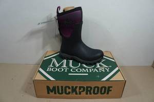 Muck Boots Womens Arctic Sport II Mid Boots - Size 6