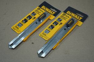 2 DeWalt Snap-Off Blade Knife