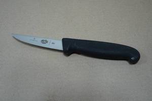 Victorinox 4 Boning Rabbit Knife with Fibrox Handle
