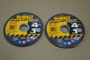2 DeWalt 4.5x14 Metal Grinding Discs