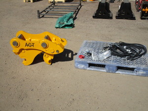AGT Cat 320 Excavator Bucket Hydraulic Quick Tach