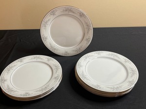 Noritake Legendary 8-Piece 10 Floral Border Dinner Plates - Sweet Leilani Porcelain