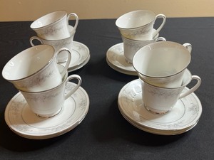 Noritake Legendary Sweet Leilani Teacups & Saucers - 8 pcsea