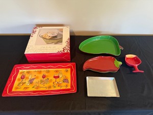 Chip & Dip Set with Leaf-Shaped Plates, Green Platter, Red Leaf Plates, & Tray