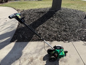 Weed Eater PE-550 Power Edge 22cc Gas Edger w Anti-Vibration Handle