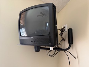 RCA XL-100 Commercial Skip 13in CRT TV - Wall Mount