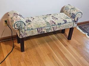 Grape Vine Upholstery Rolled Arm Entry Bench