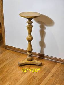 Arts & Craft Pedestal Stand
