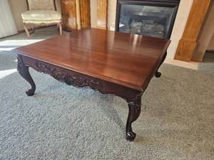 Contemporary Georgian Mahogany Coffee Table with Cabriole Legs and carved detail