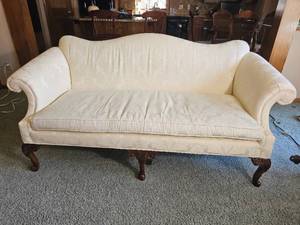 Ivory Damask Upholstery Henredon Chippendale Sofa