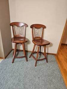 Colonial Spindle Back Counter Stools Pair