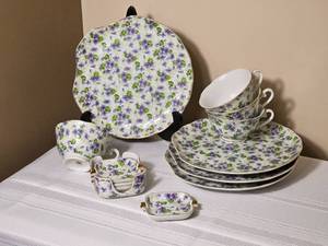 Lefton Violet Chintz Snack Set (Four Places)
