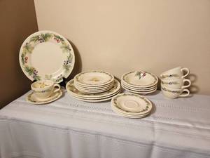 Pfaltzgraff Jamberry Pattern Service for Four