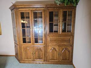 Classic Oak Display Hutch