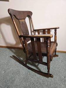 Antique Style Solid Wood Armchair with Saddle Seat