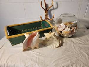 Vintage Rattan Tray & Coat Hook with Beachy Vibe Seashells