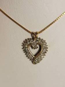 10K Yellow Gold Diamond Heart Pendant Necklace  8g