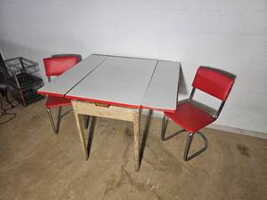Vintage Enamel Top KitchenetPrep-Table with Vinyl Chairs