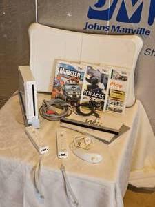 Nintendo Wii Console & Accessories