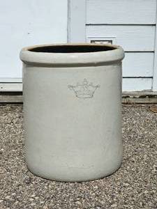 Number 10 Blue Crown Crock