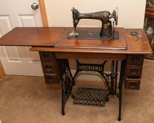 Antique Singer Treadle Sewing Machine Table and Singer Sewing Machine