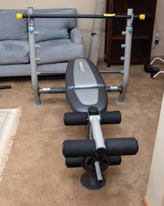 Reebok 125 AXB Weight Bench and Weight Plates