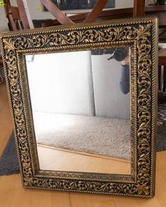 Lightweight Wall Mirror  22 x 27