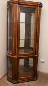 Lighted Curio Cabinet with Mirrored Back