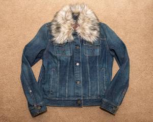 LRL Lauren Jeans Co. Denim Jacket with Faux Fur Collar  Size L (Removable Fur)