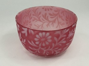 Fenton L.G. Smith Daisy & Fern Bowl