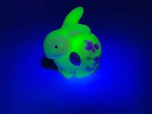 Fenton Burmese Art Glass Bunny Rabbit Uranium Glass