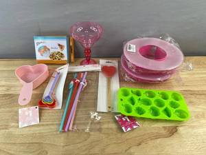 Kitchen Set - Heart Shaped Bowl, Measuring Spoon Set, Silicone Tray, Margarita Glass - Brand New