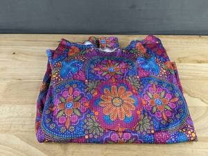 Womens Flowered Print Top - Long Sleeve Size M - Brand New