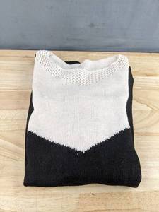 Beige & Black Color-Block Knit Sweater - Womens Size Small - Brand New