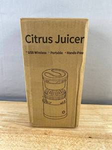 Electric USB Wireless Portable Hands-Free Citrus Juicer - 45W, 7.4V